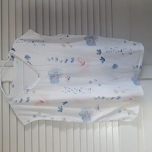 Floral sleeveless top